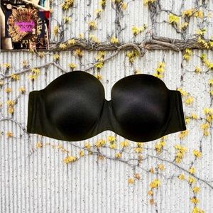Victoria’s Secret black strapless bra 36c